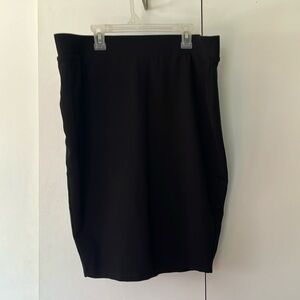 Torrid Size 1 Mid Length Pencil Skirt (Black)